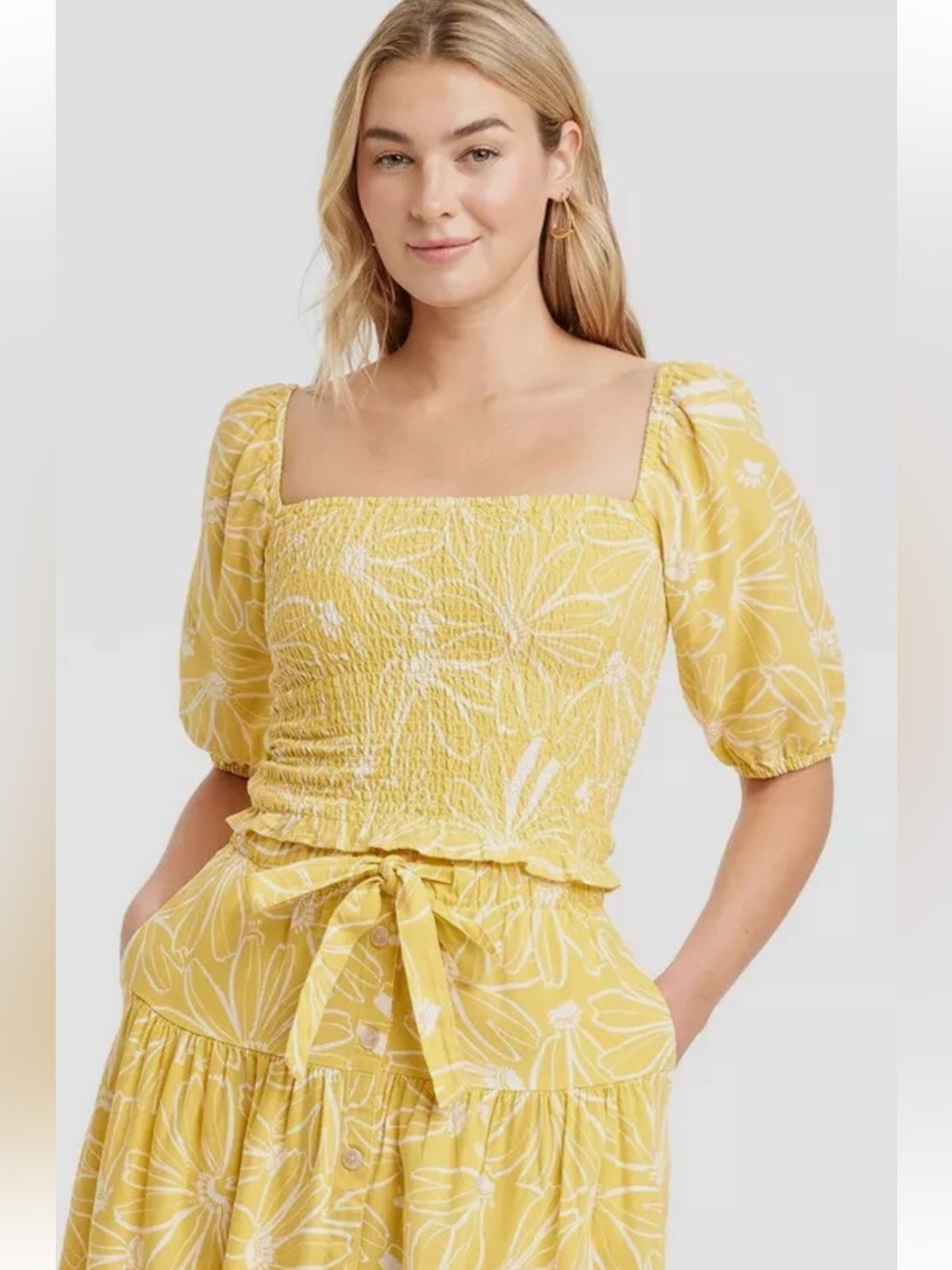 Universal thread smocked puffed sleeve
